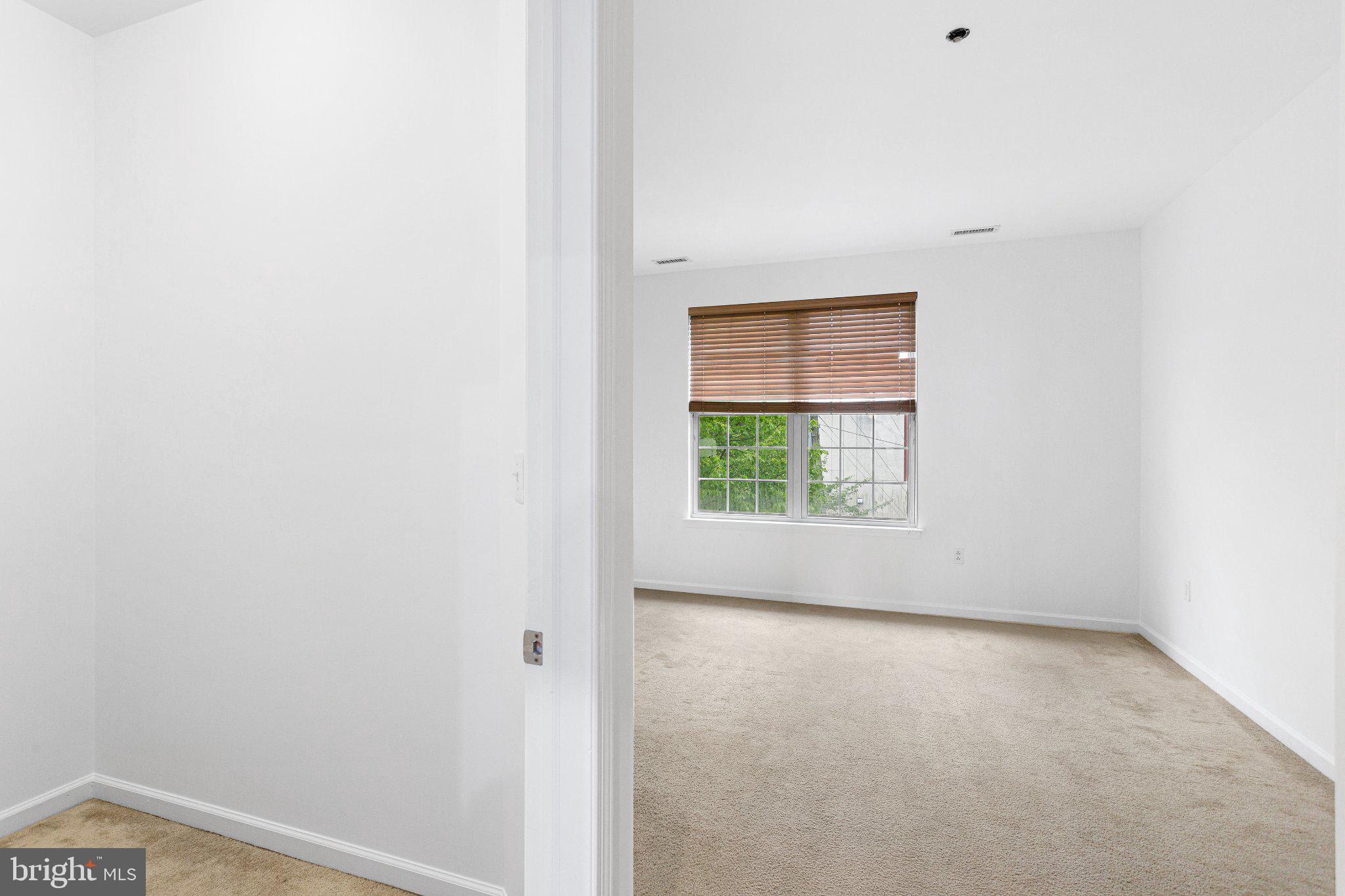 3147 W THOMPSON STREET