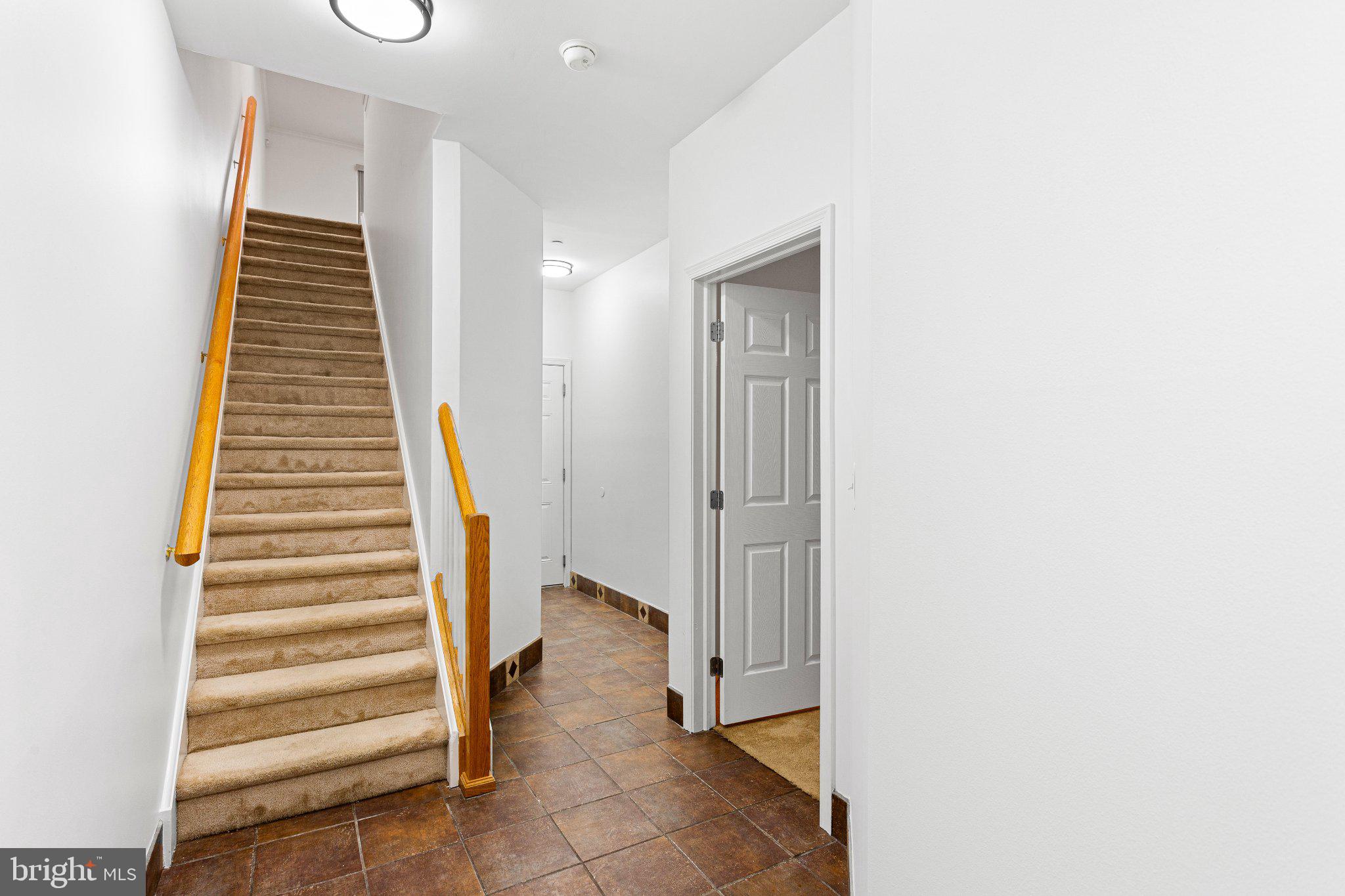 3147 W THOMPSON STREET