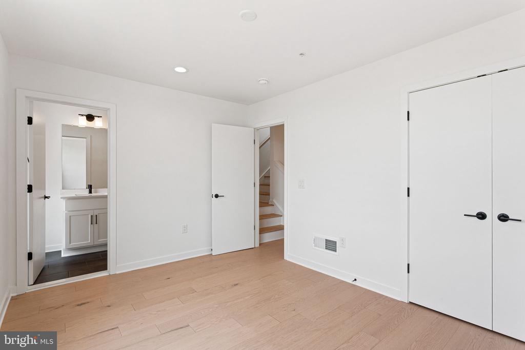 3023 BRIDGEVIEW WALK