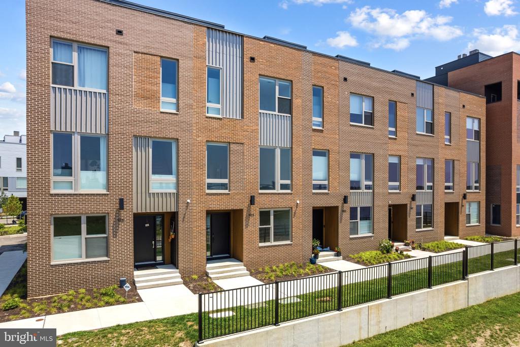 3023 BRIDGEVIEW WALK