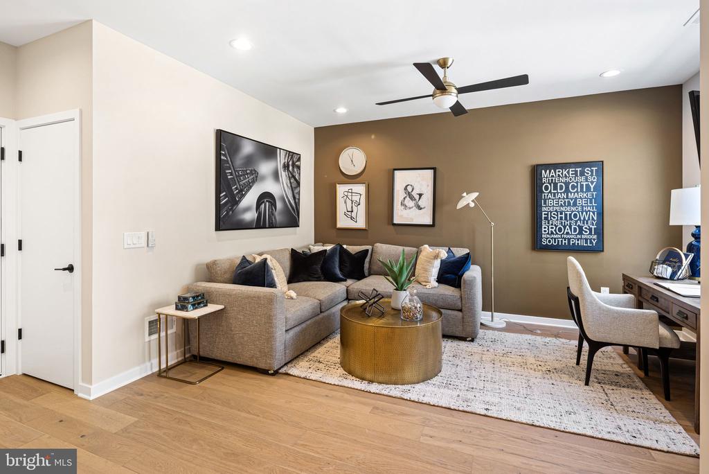 3012 VICE ADMIRAL WAY