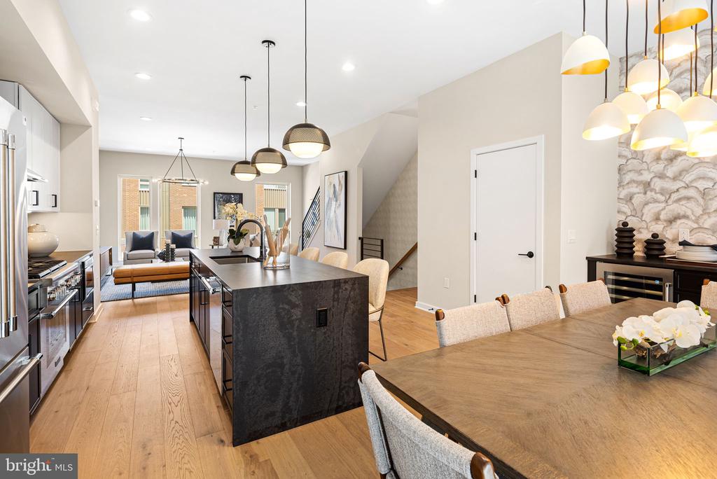 3012 VICE ADMIRAL WAY