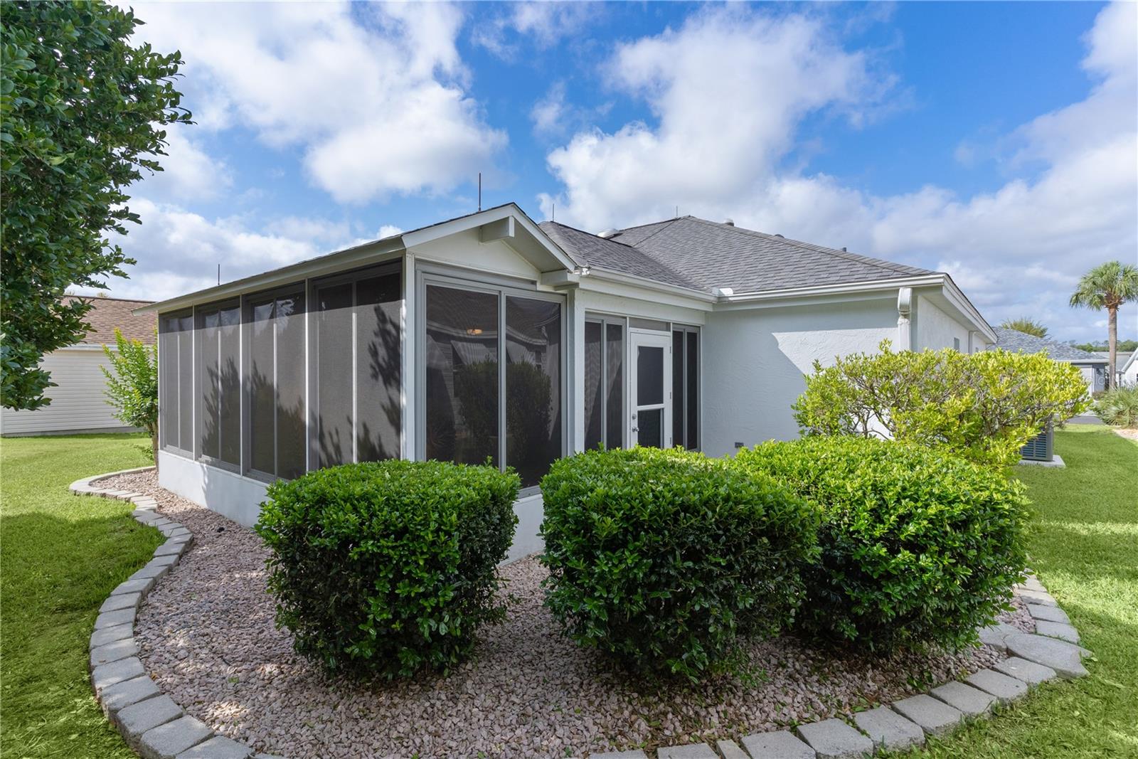 1903 ANTONIA PL