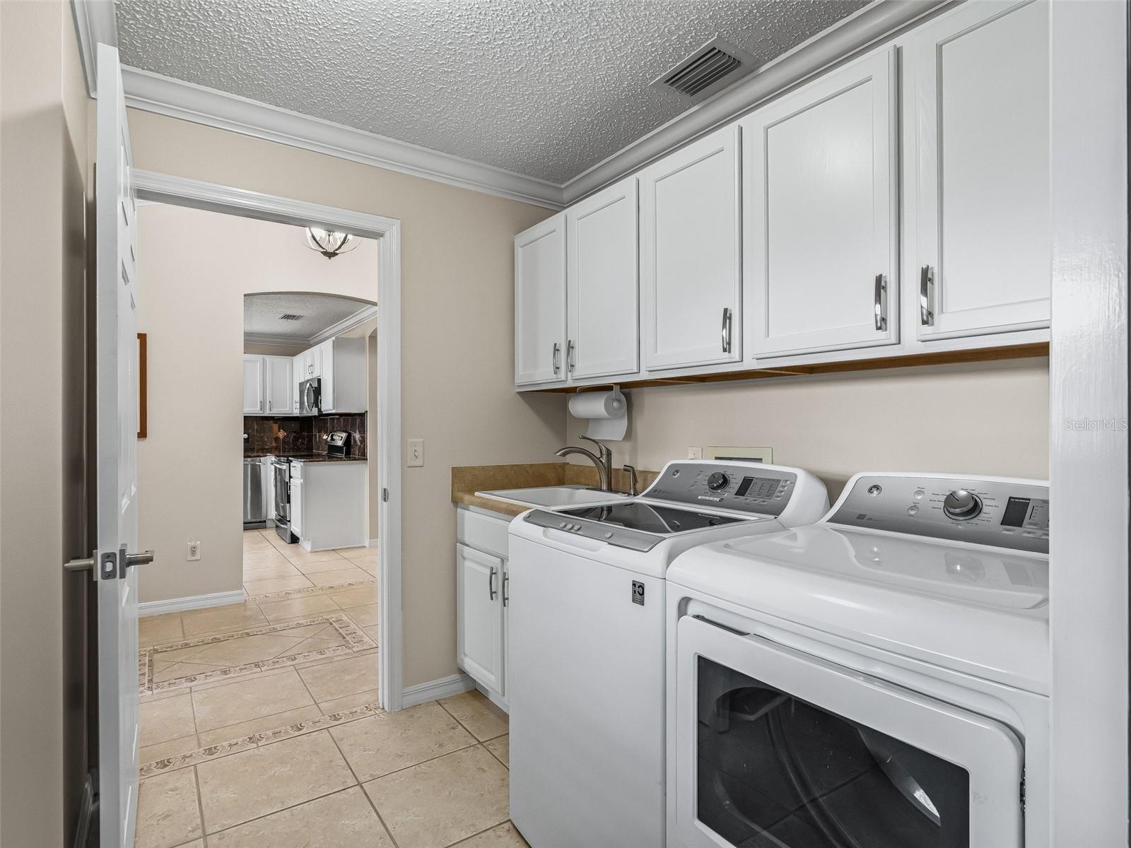 2121 GERARDO AVE