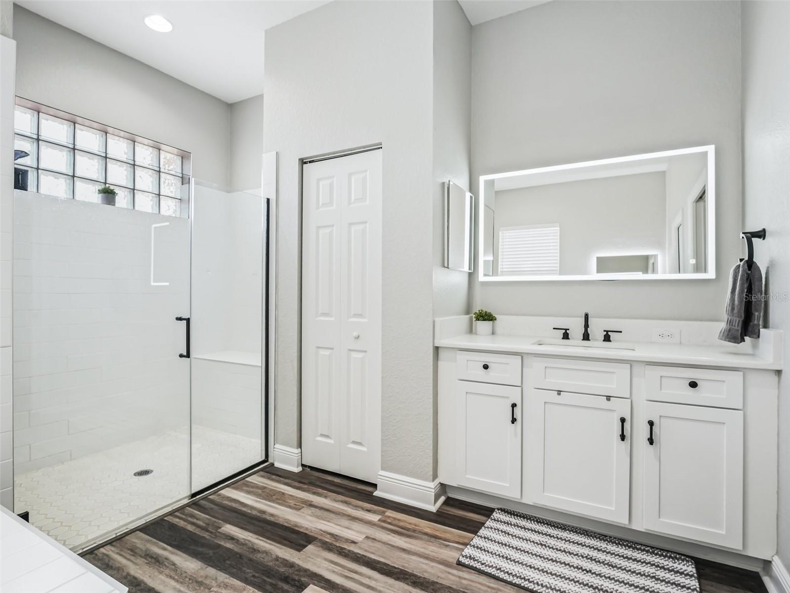 5016 NEPTUNE CIR