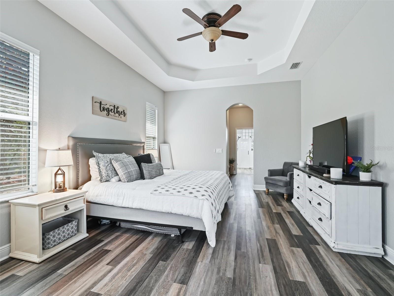 5016 NEPTUNE CIR