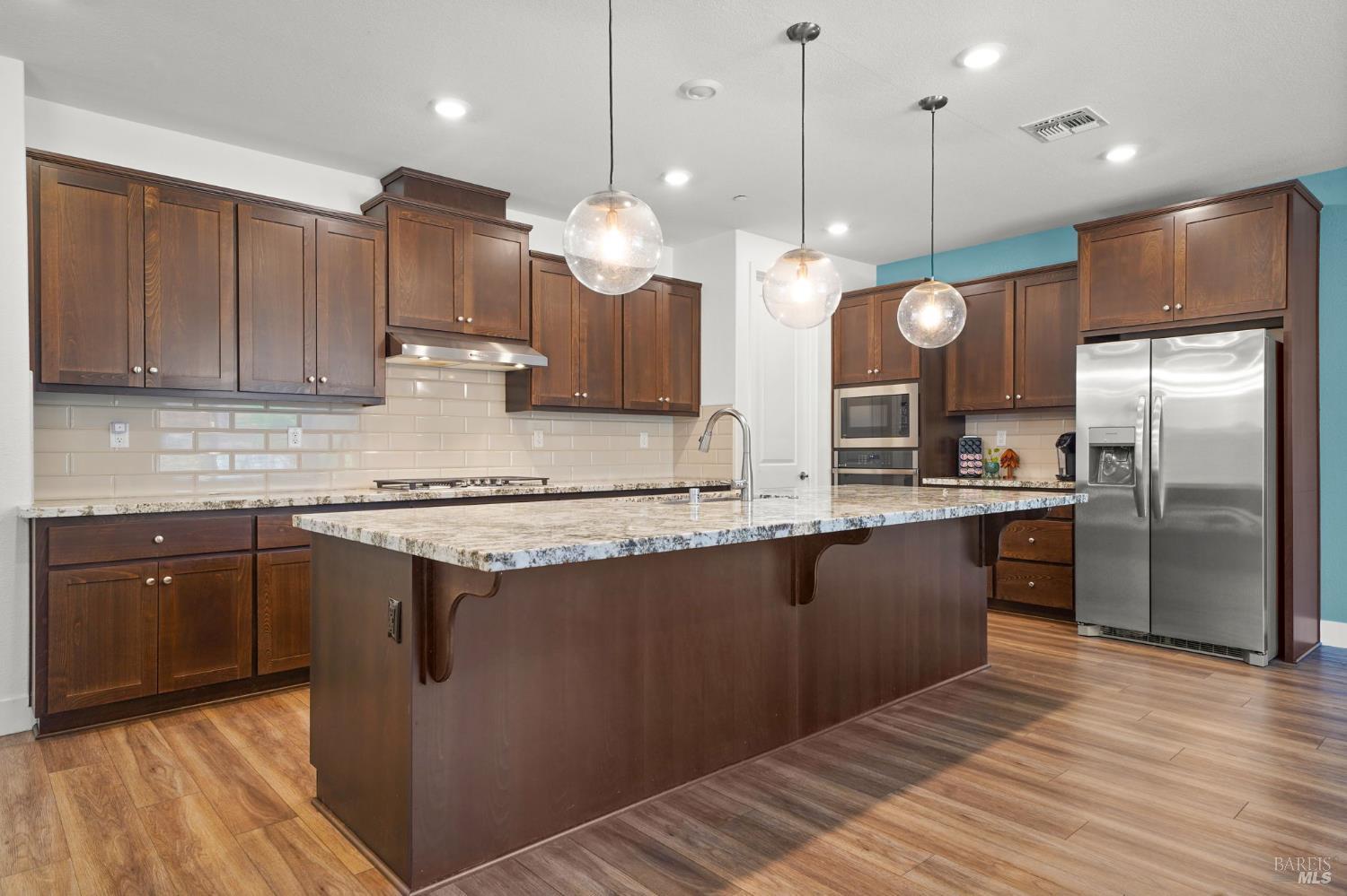 2504 Elan Pl