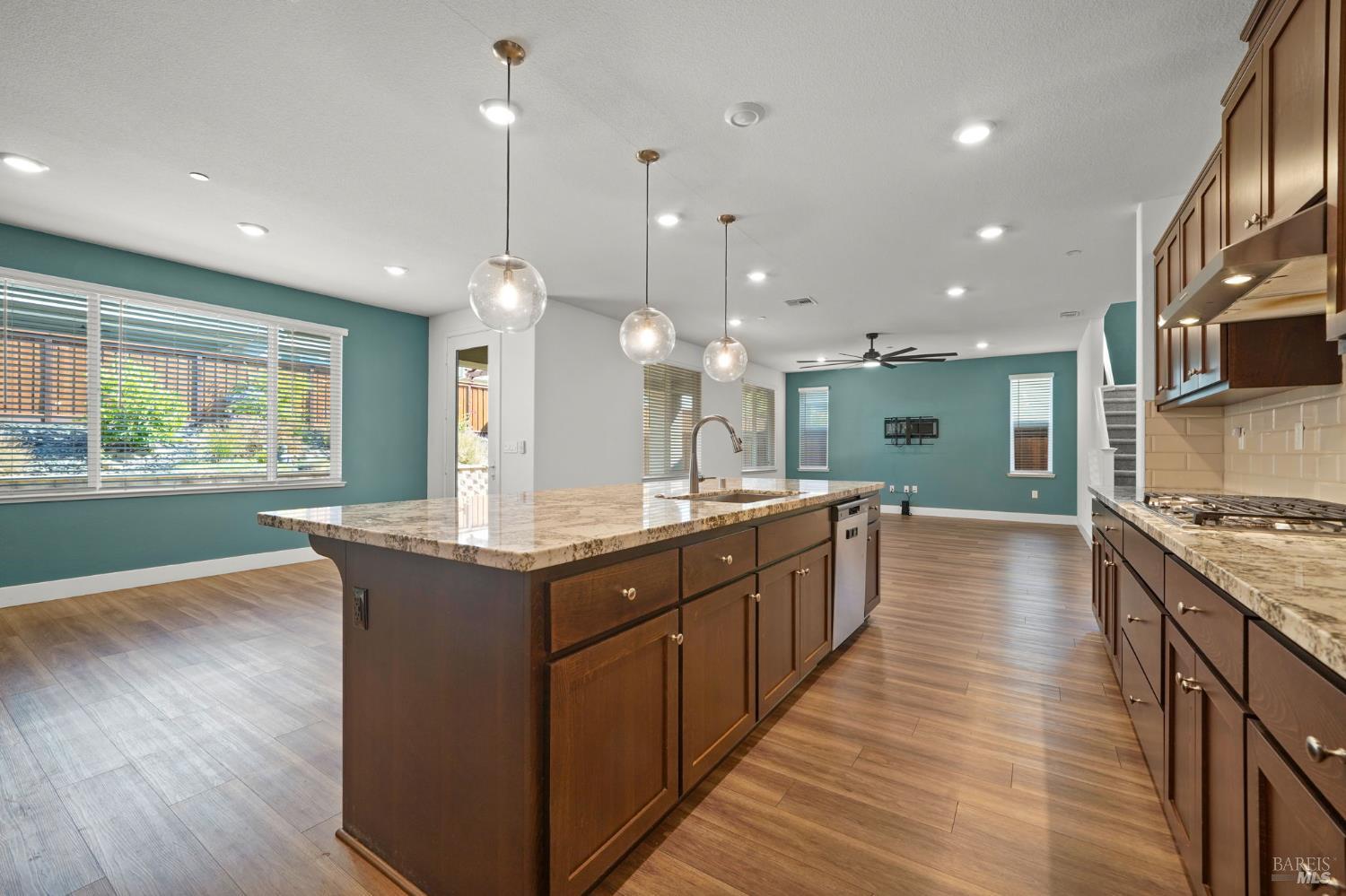 2504 Elan Pl