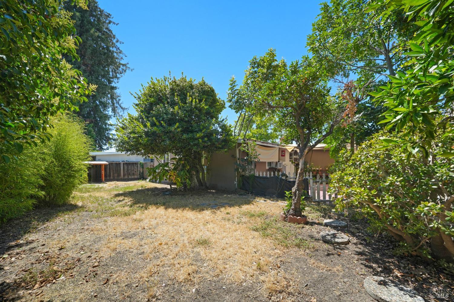 2479 Kenwood Avenue