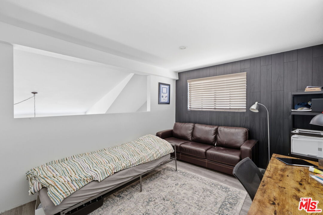 15946 Vanowen St Unit: 209