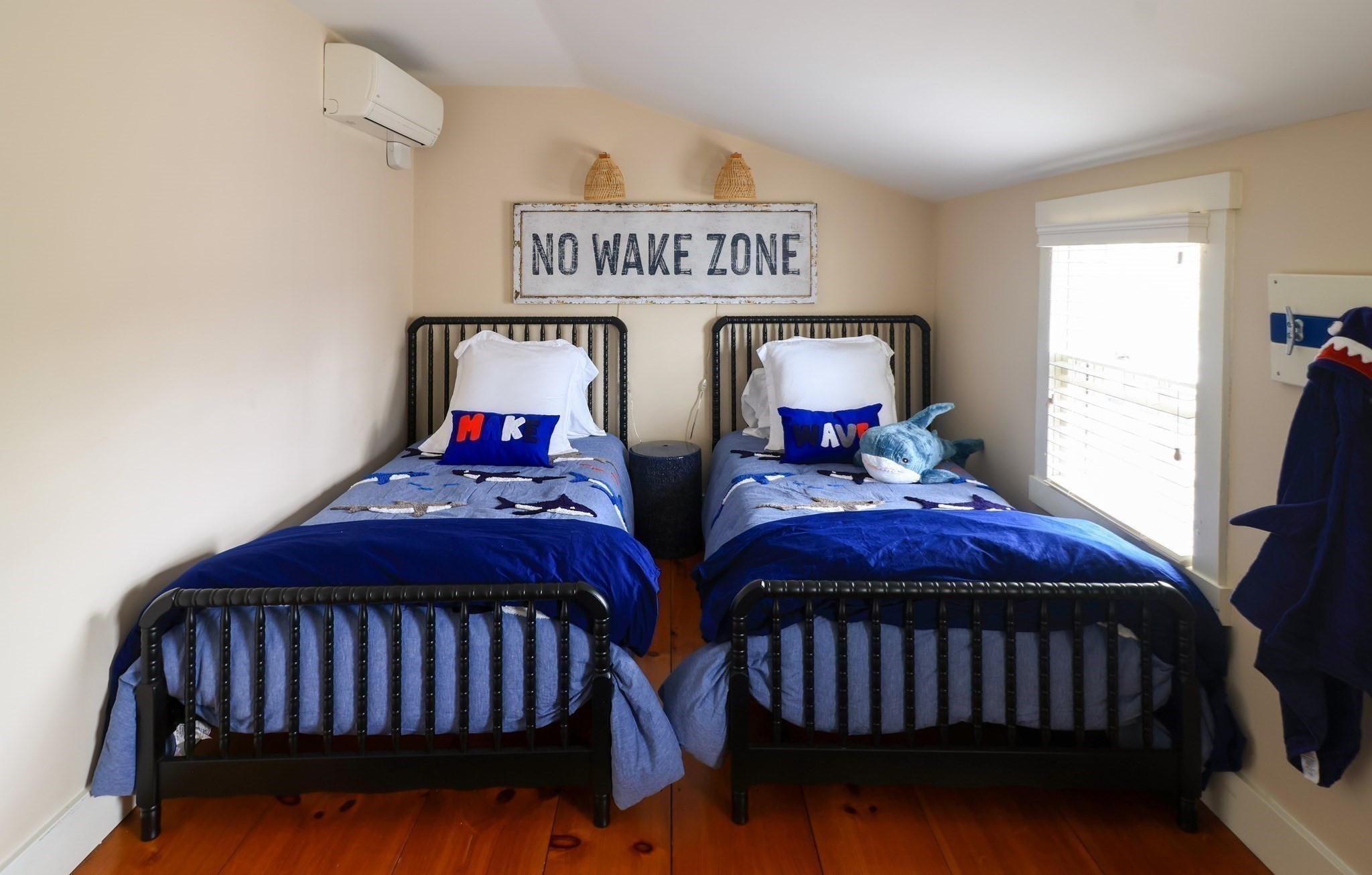 10 Lyon St Unit: _