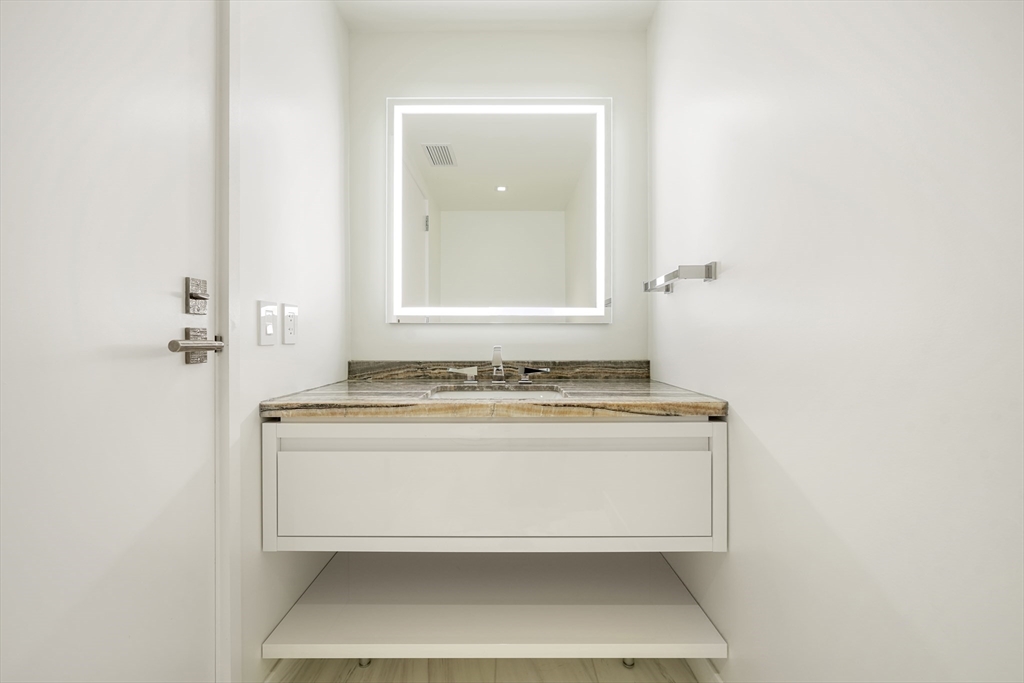 150 Seaport Blvd Unit: 5A