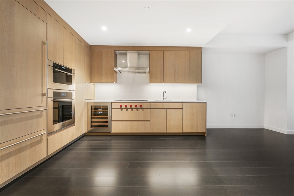 150 Seaport Blvd Unit: 5A
