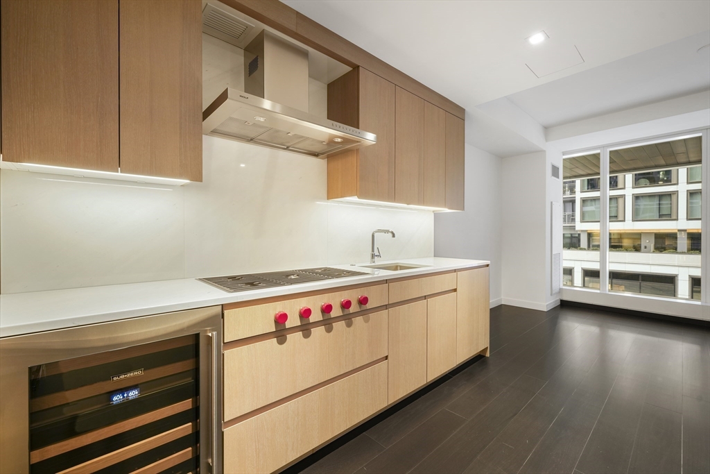 150 Seaport Blvd Unit: 5A