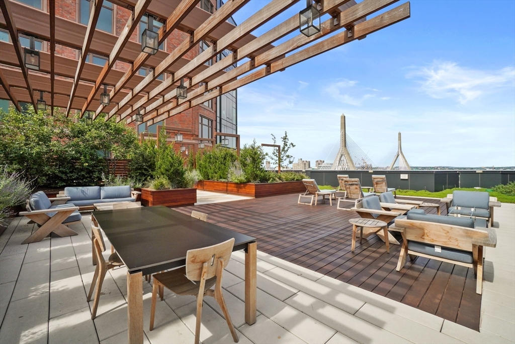 100 Lovejoy Wharf # 7L