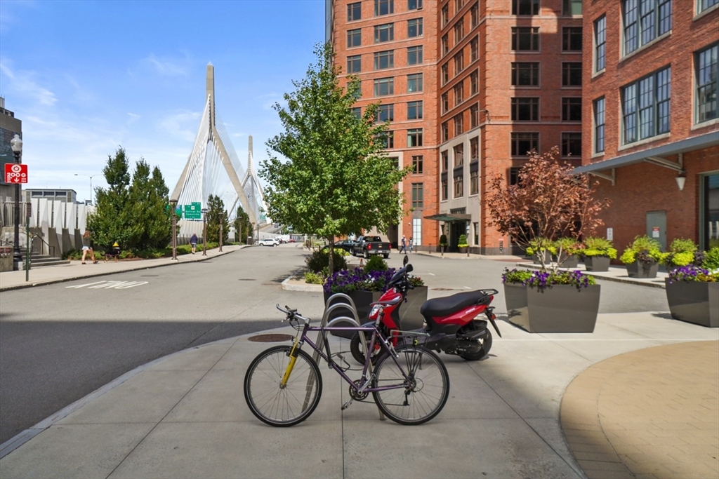 100 Lovejoy Wharf # 7L