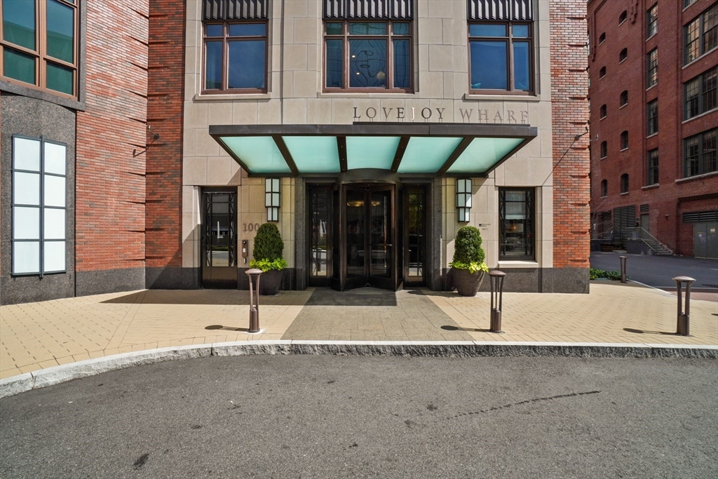 100 Lovejoy Wharf # 7L