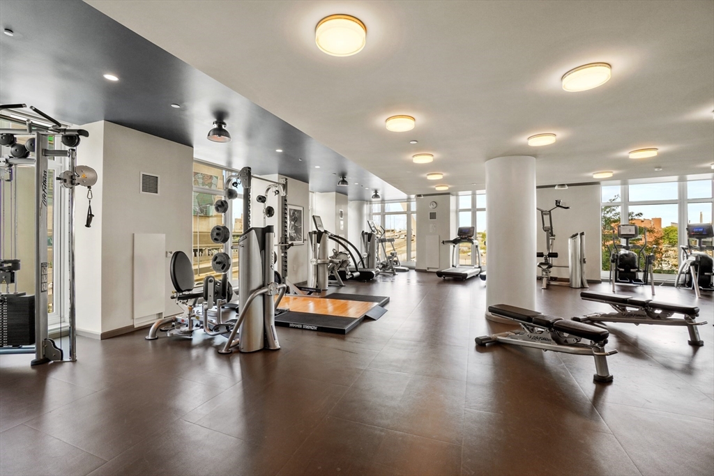 100 Lovejoy Wharf # 7L