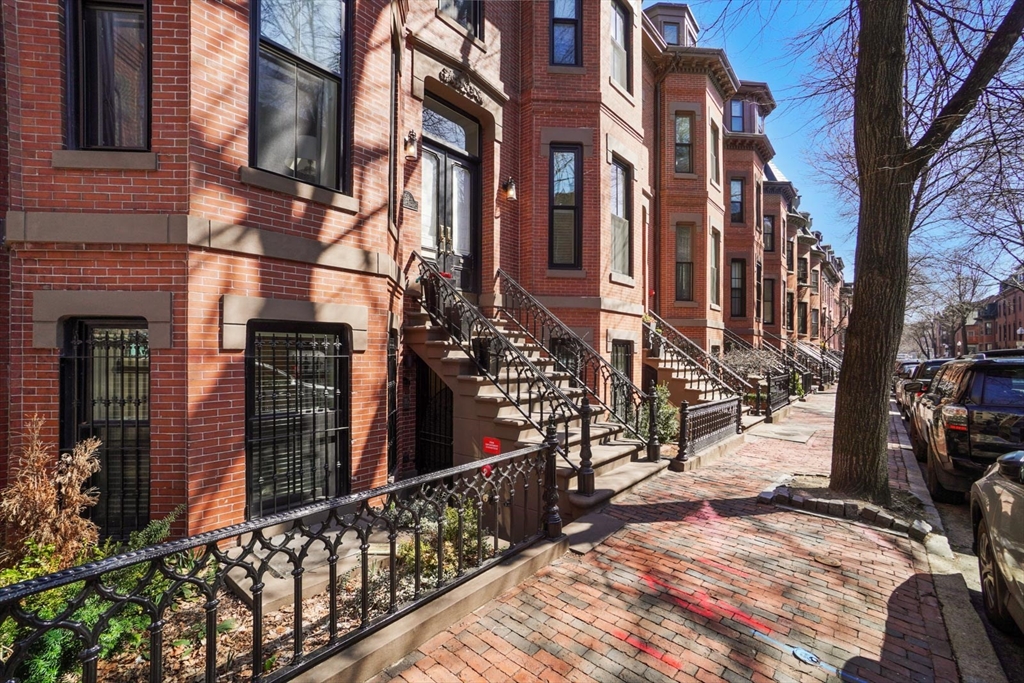 55 Dwight St # 1