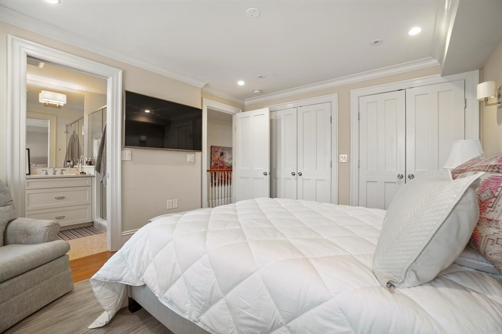 55 Dwight St # 1