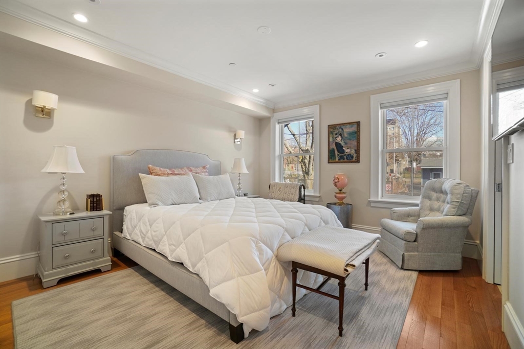 55 Dwight St # 1