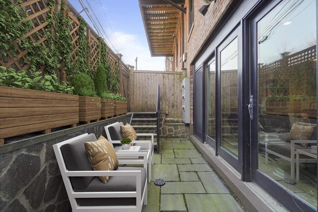 55 Dwight St # 1