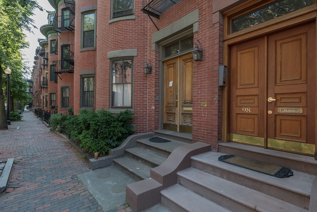 98 Chandler St # 3