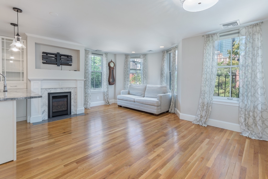 98 Chandler St # 3