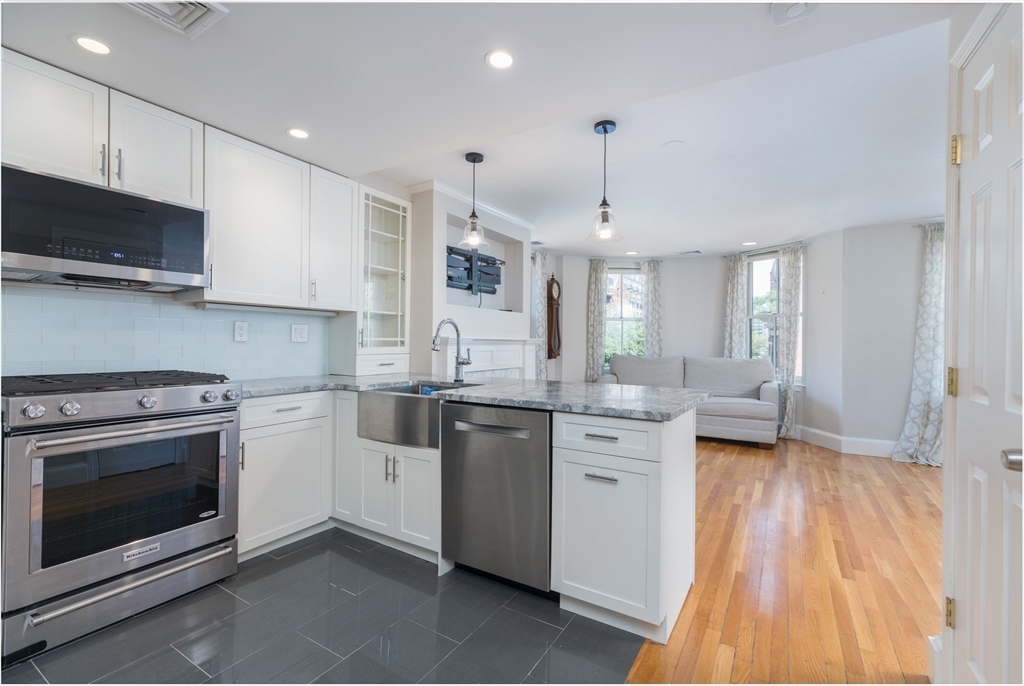 98 Chandler St # 3
