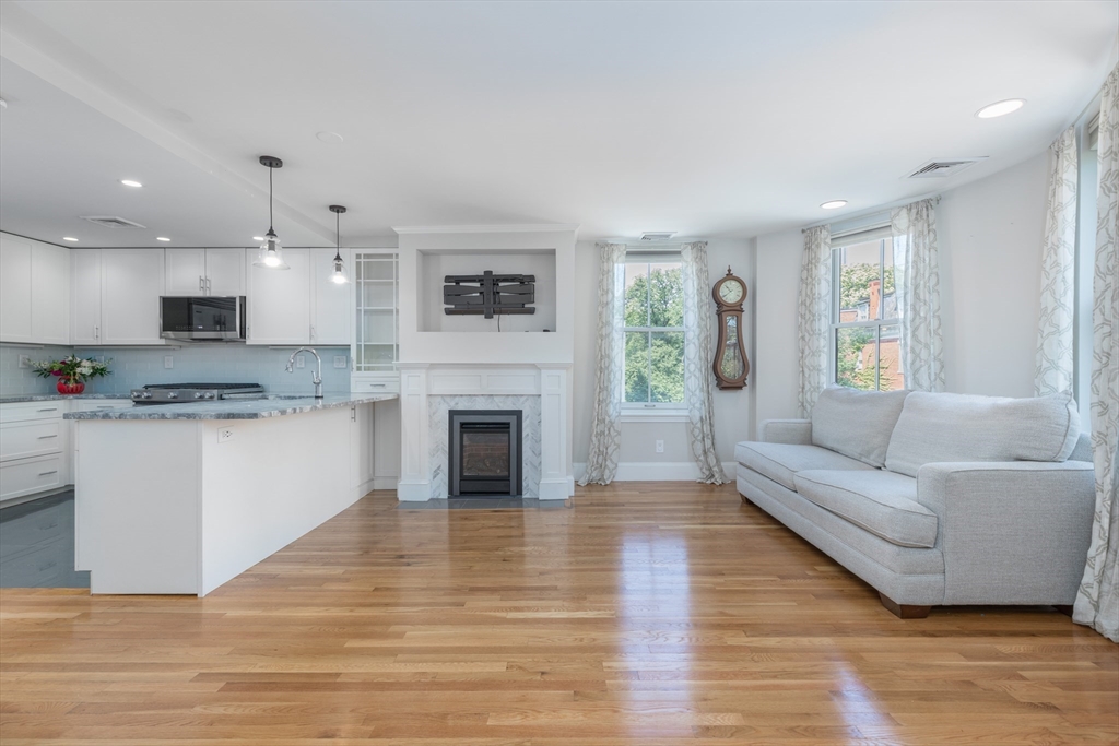 98 Chandler St # 3