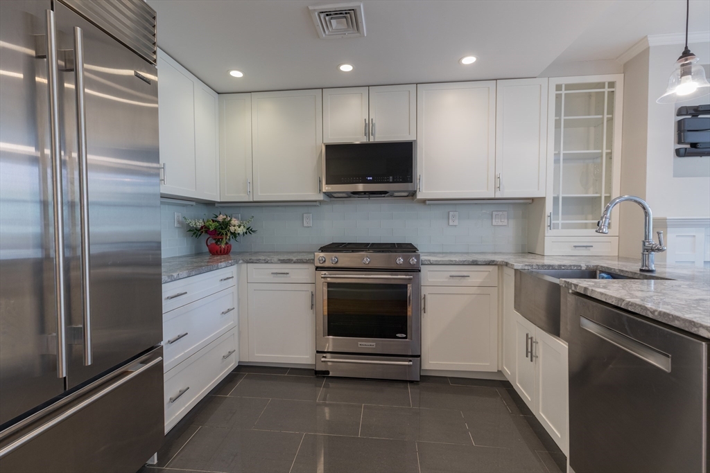 98 Chandler St # 3