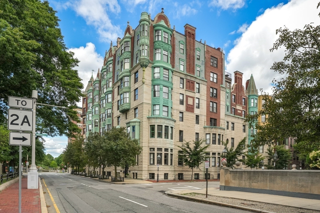 10 Charlesgate E # 1