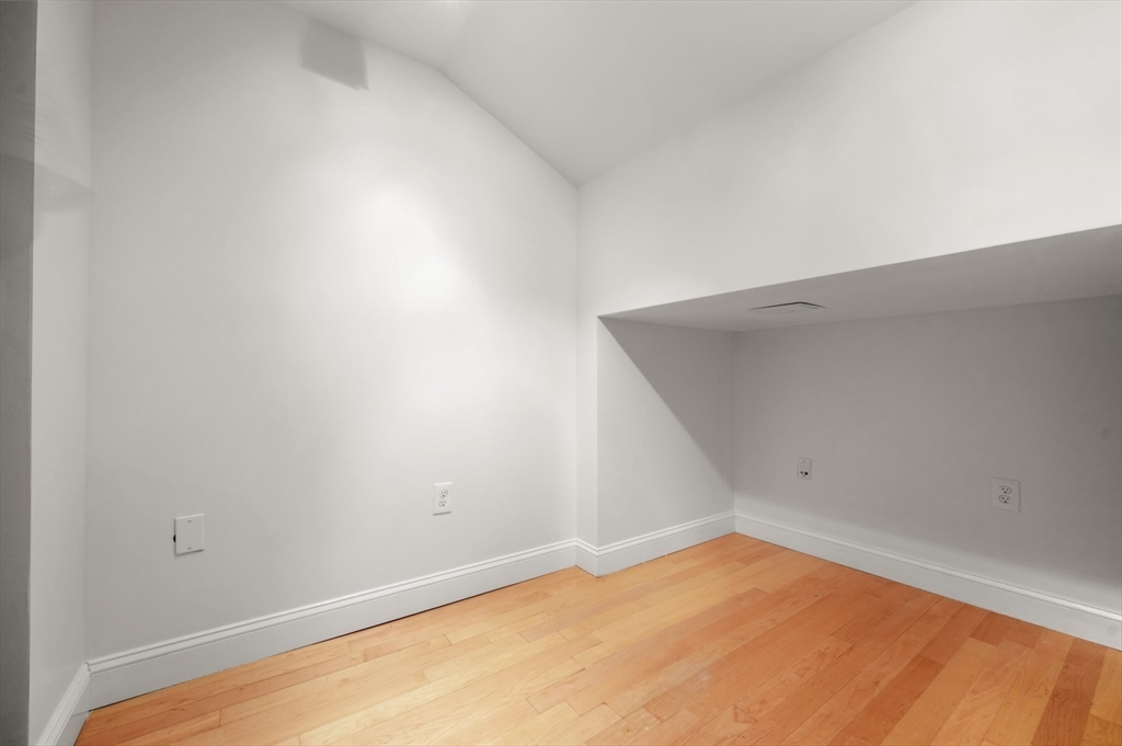10 Charlesgate E # 1
