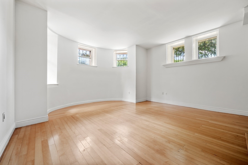 10 Charlesgate E # 1