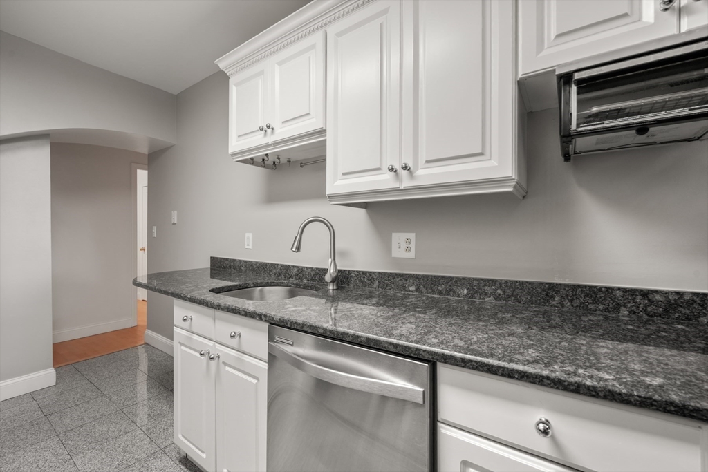 10 Charlesgate E # 1