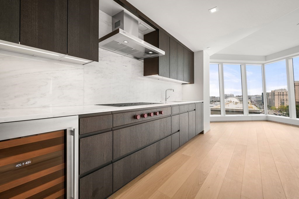 150 Seaport Blvd # 10F