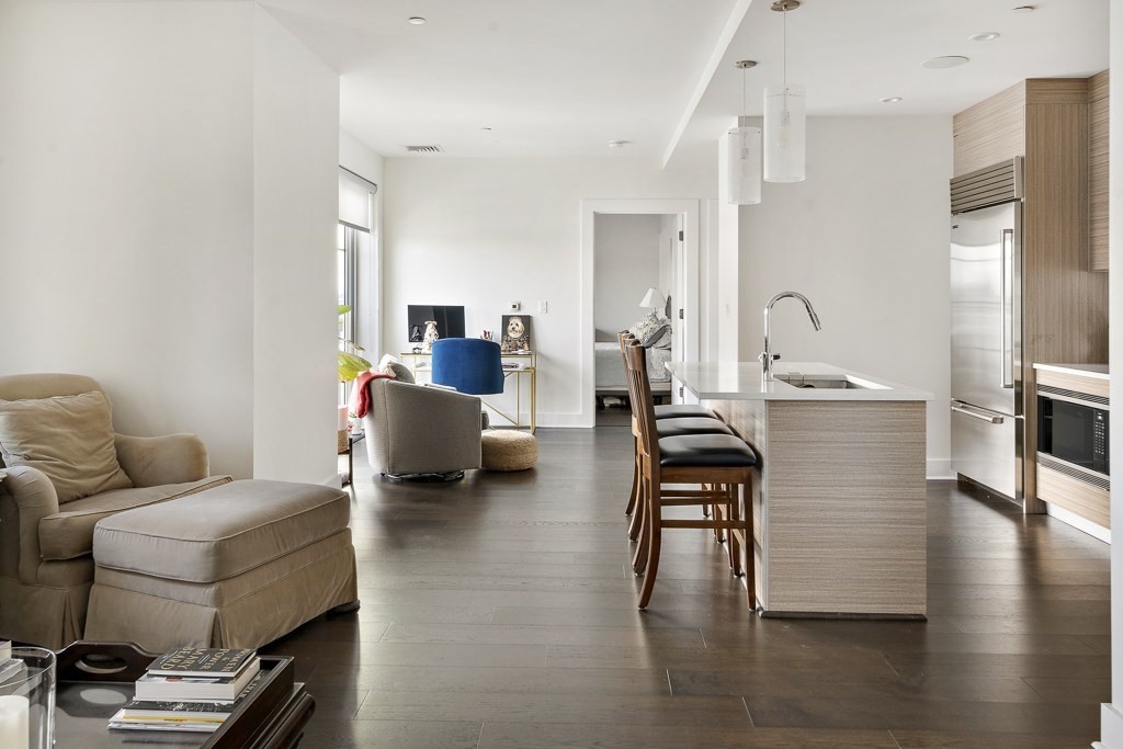 14 West Broadway # 803
