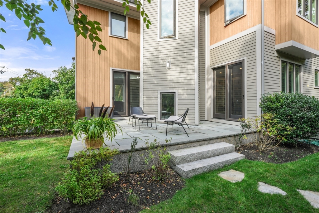 1201 Commonwealth Ave
