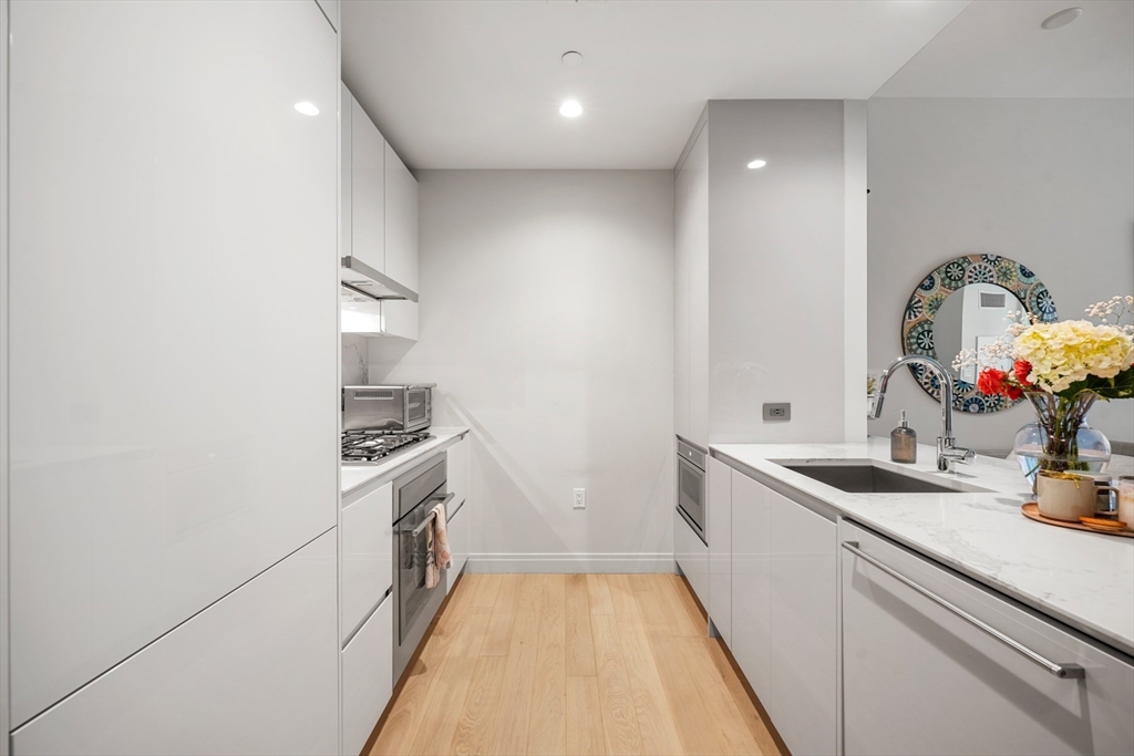 135 Seaport Blvd # 536