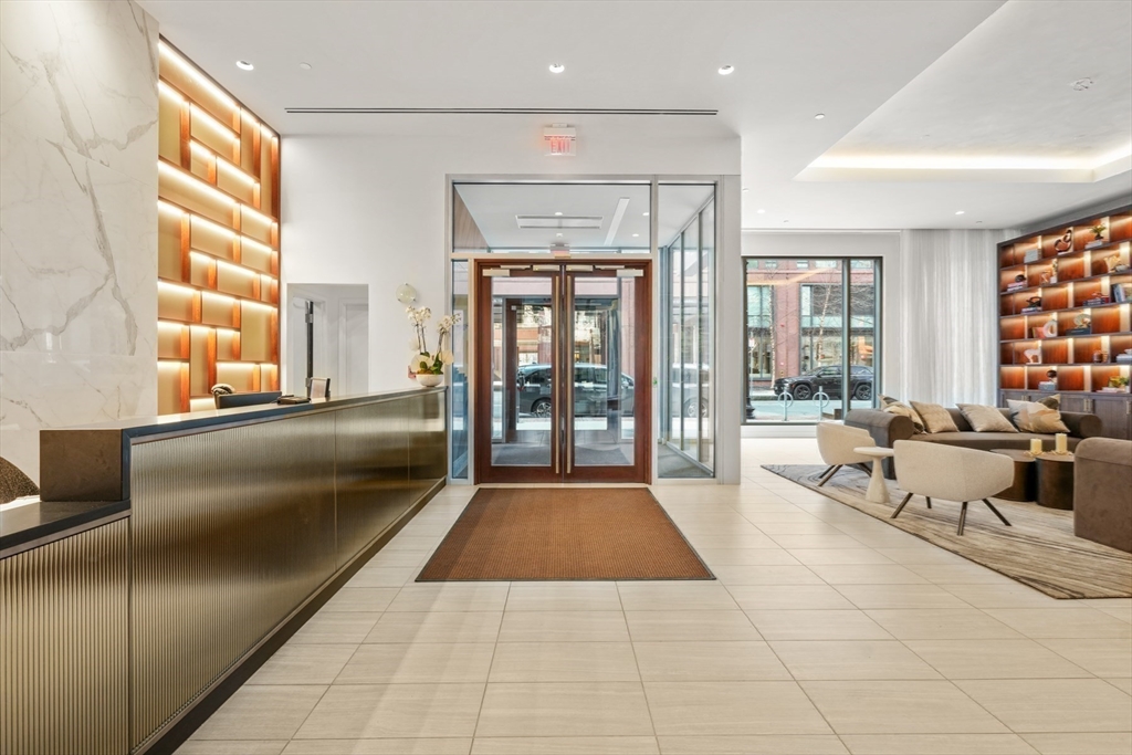 32 Traveler St # 403