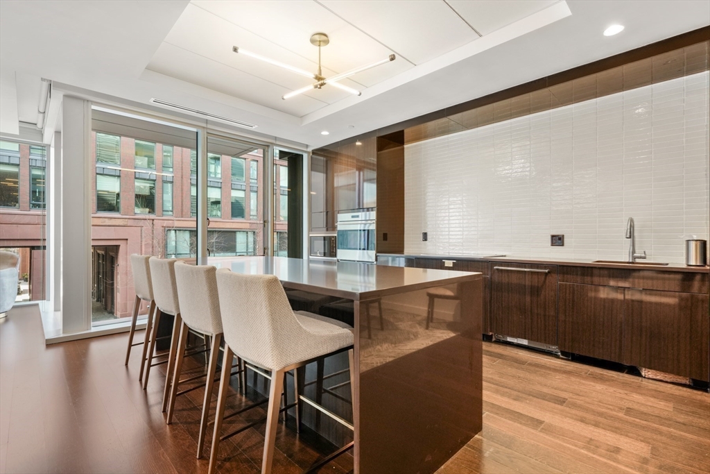 32 Traveler St # 403