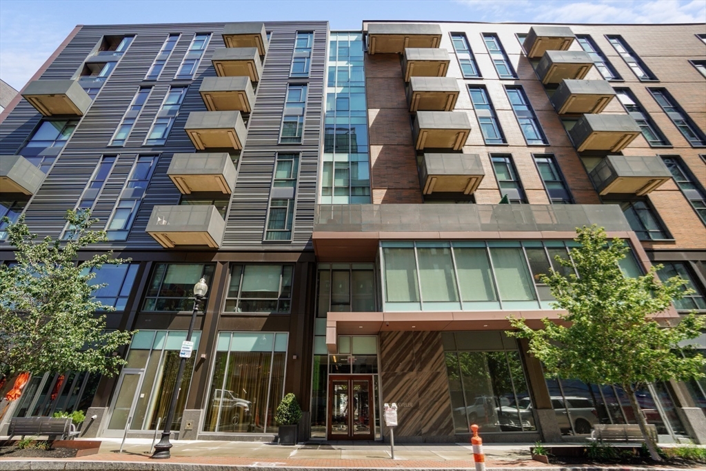 32 Traveler St # 403