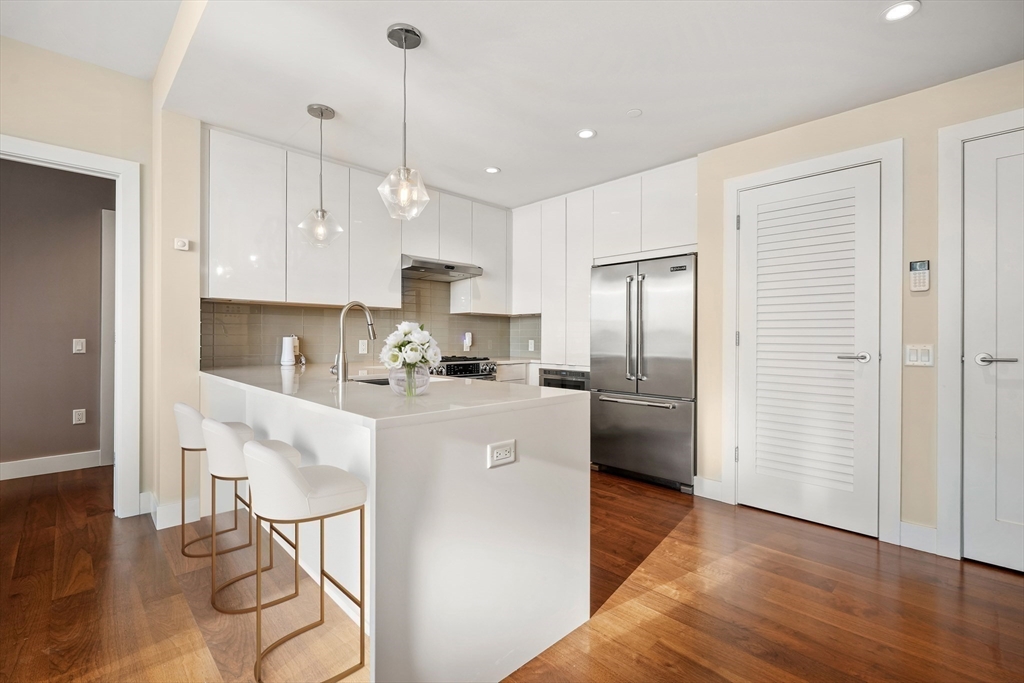 32 Traveler St # 403