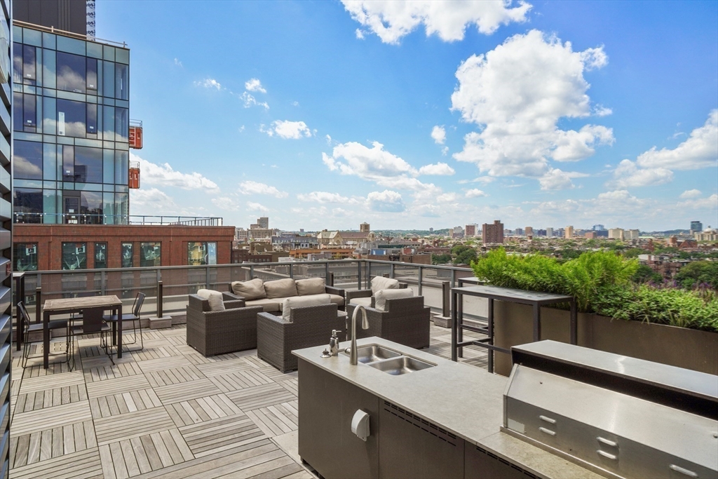 32 Traveler St # 403