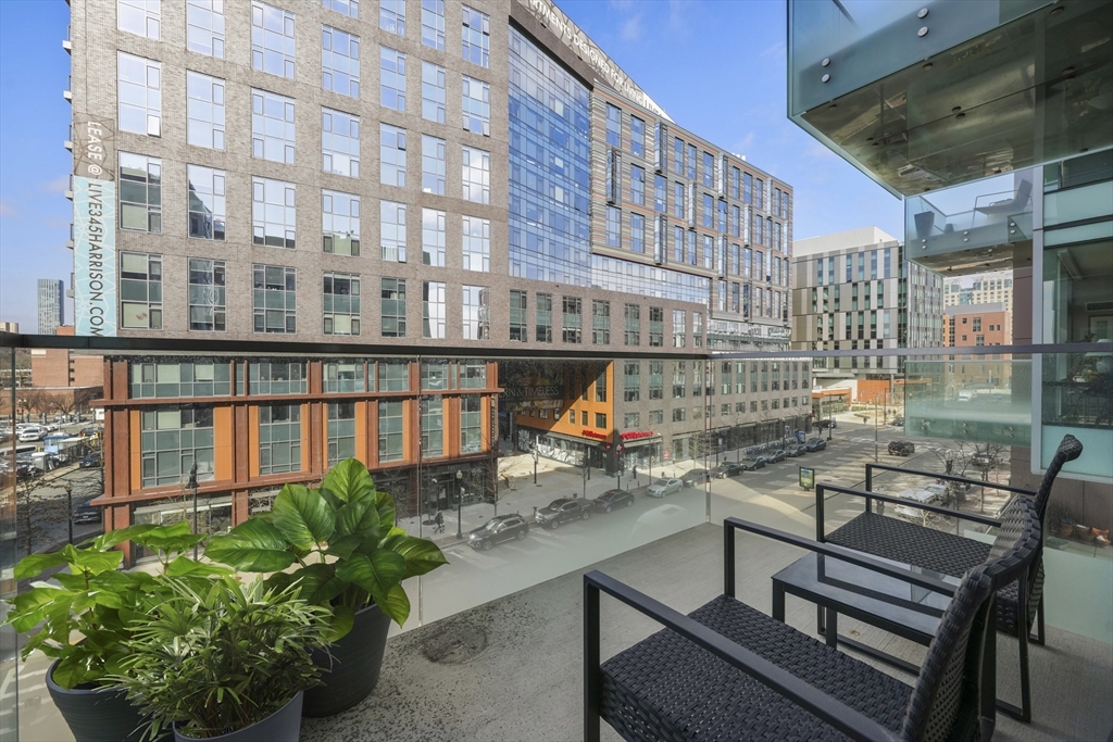 32 Traveler St # 403