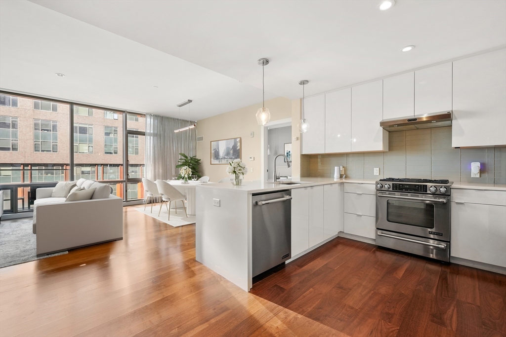 32 Traveler St # 403
