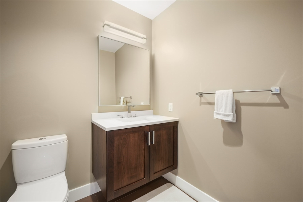 32 Traveler St # 403