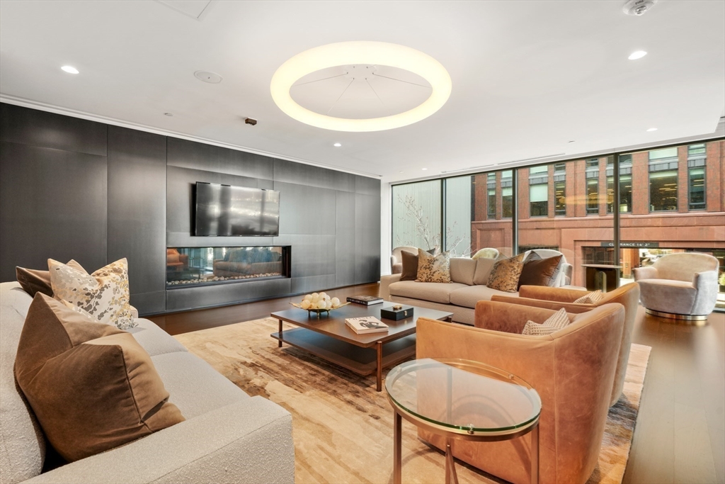 32 Traveler St # 403