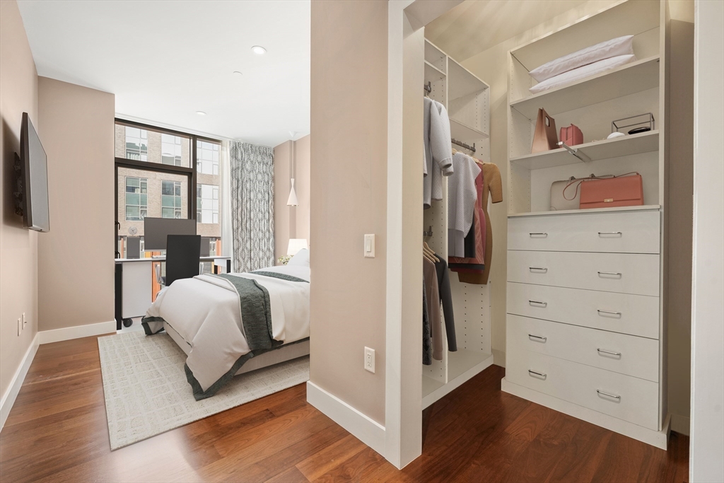 32 Traveler St # 403