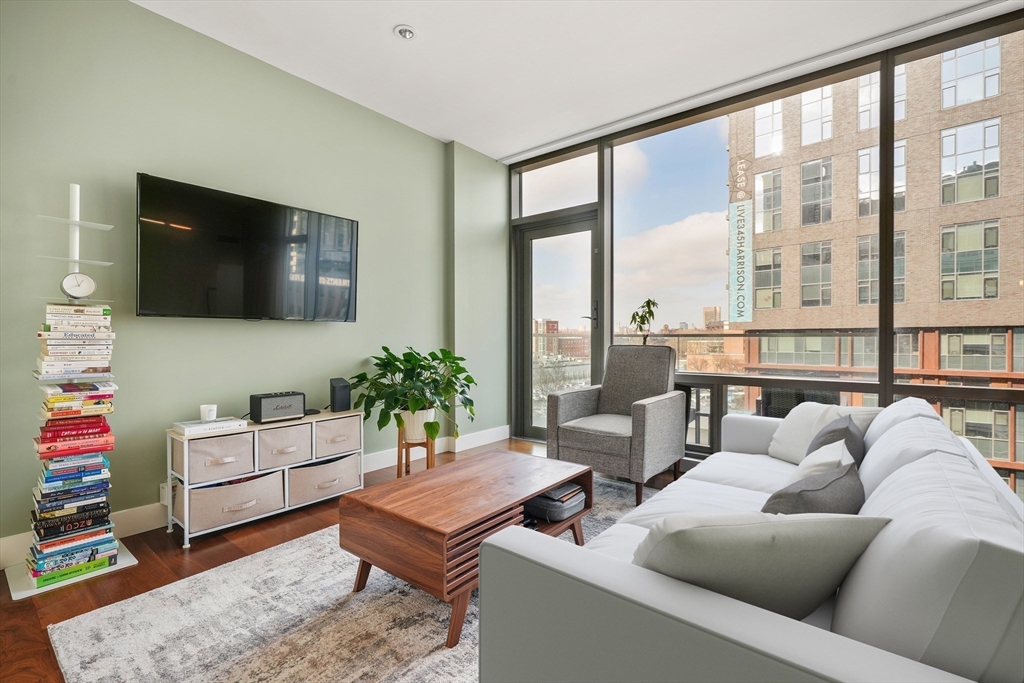 32 Traveler St # 403